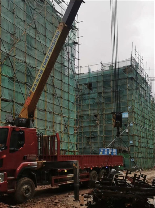 建昌县“慢工细活”—— 吊车的 “微动控制” 技术